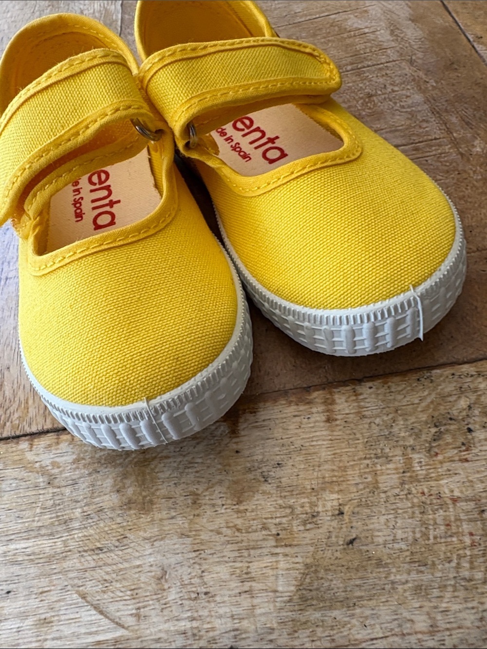 Like new Cienta Yellow Canvas Mary Jane Shoes size 21 - Picture 3 of 7